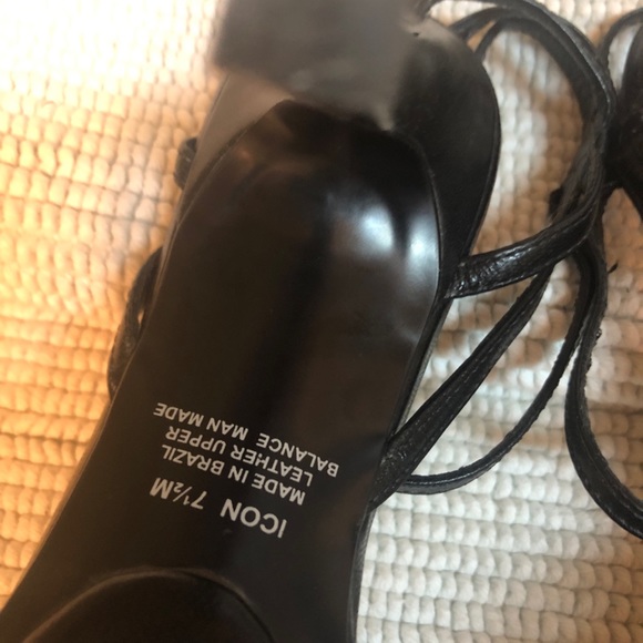 Woman’s black open toed high heel shoes - Picture 6 of 7